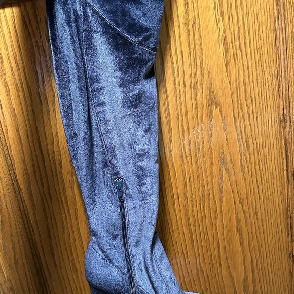 Beautiful blue over the knee boots size 9. Taylor swift boots! - Picture 3 of 5